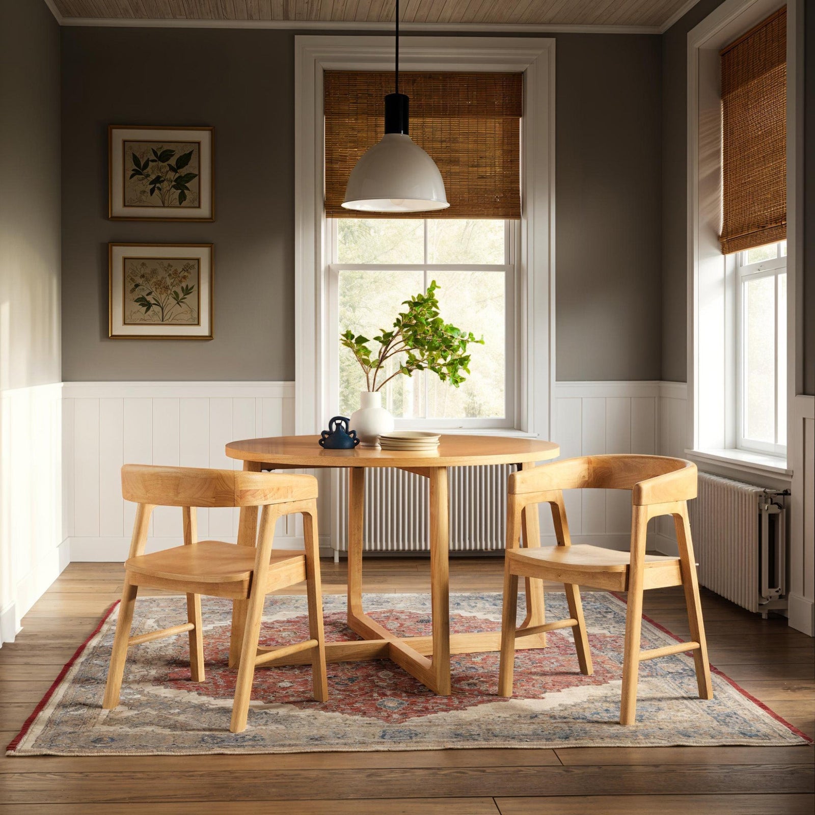 Mesa de comedor redonda moderna de madera maciza Ezra para 4