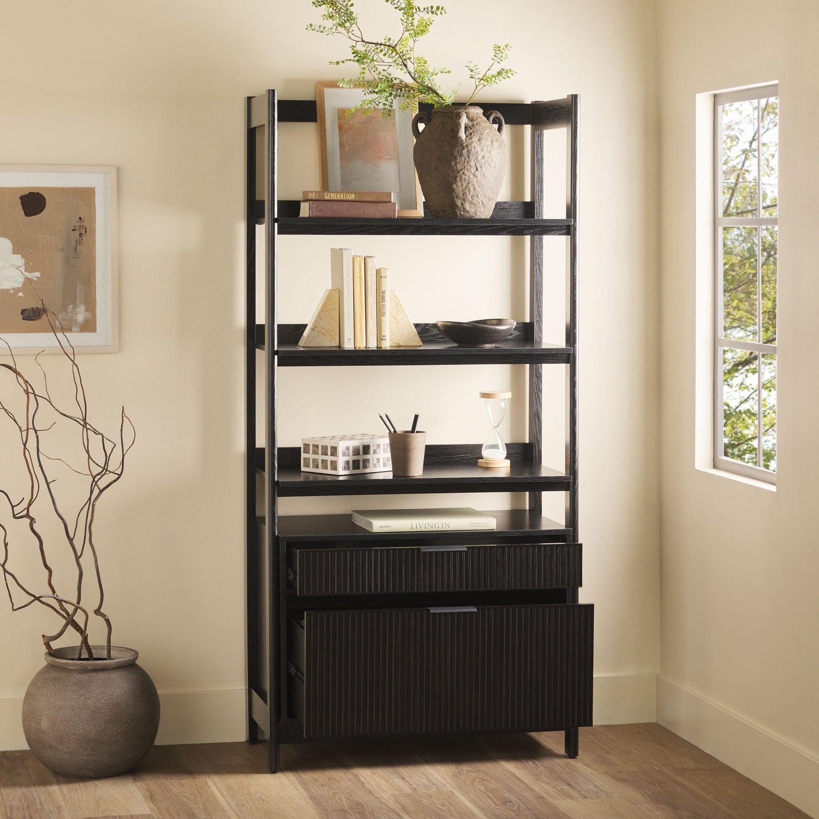 Estantería ancha de láminas de estilo escandinavo moderno de Holmes
