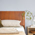 Cabecero de listones Cama de madera maciza de estilo moderno de mediados de siglo