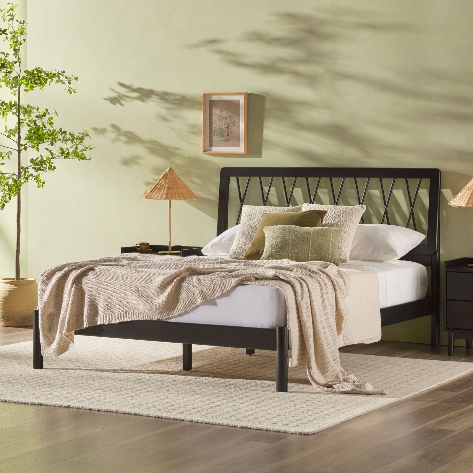 Cama de madera maciza moderna de mediados de siglo Cama X Spindle