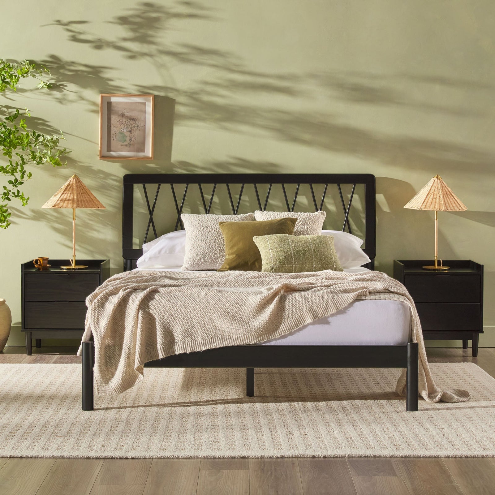Cama de madera maciza moderna de mediados de siglo Cama X Spindle