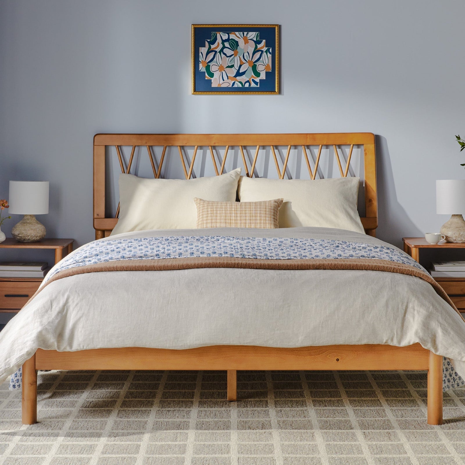 Cama de madera maciza moderna de mediados de siglo Cama X Spindle