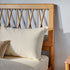 Cama de madera maciza moderna de mediados de siglo Cama X Spindle