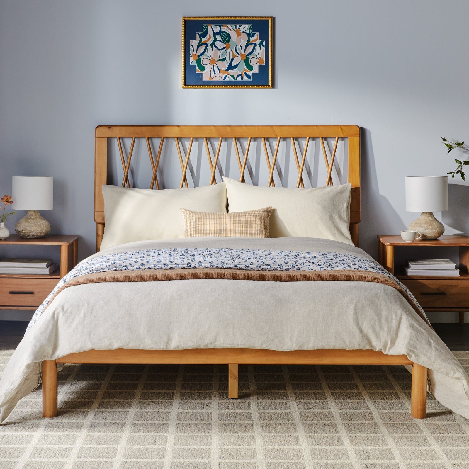 Cama de madera maciza moderna de mediados de siglo Cama X Spindle