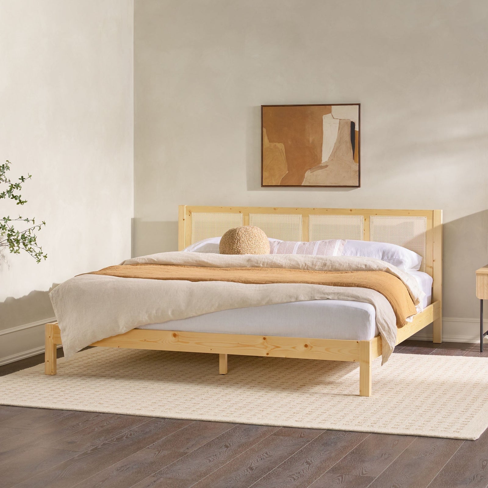 Cama Yasmina con plataforma de madera maciza y paneles de ratán (tamaño Queen o King)