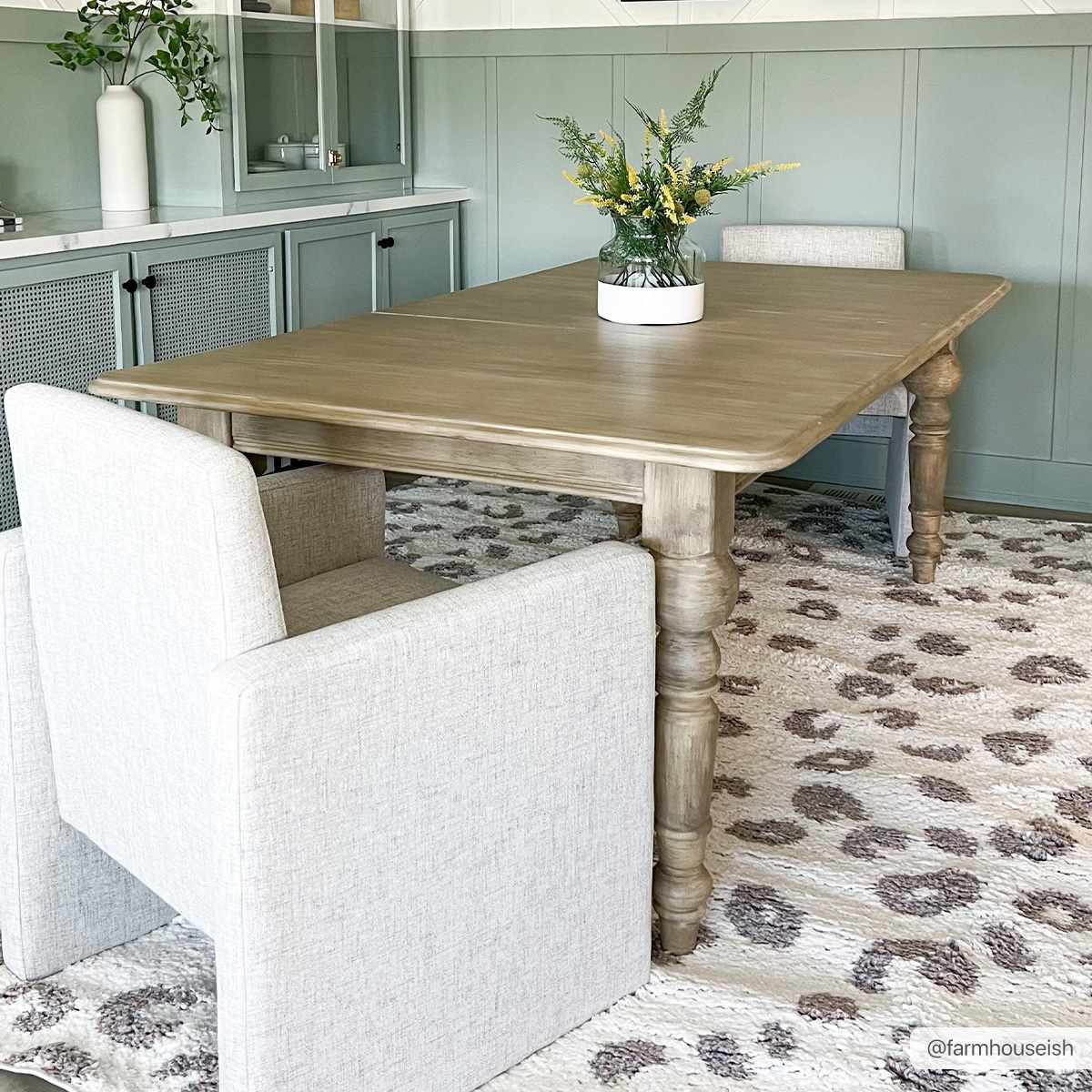 Alfombra Zhen de leopardo con lunares rosas - Liquidación