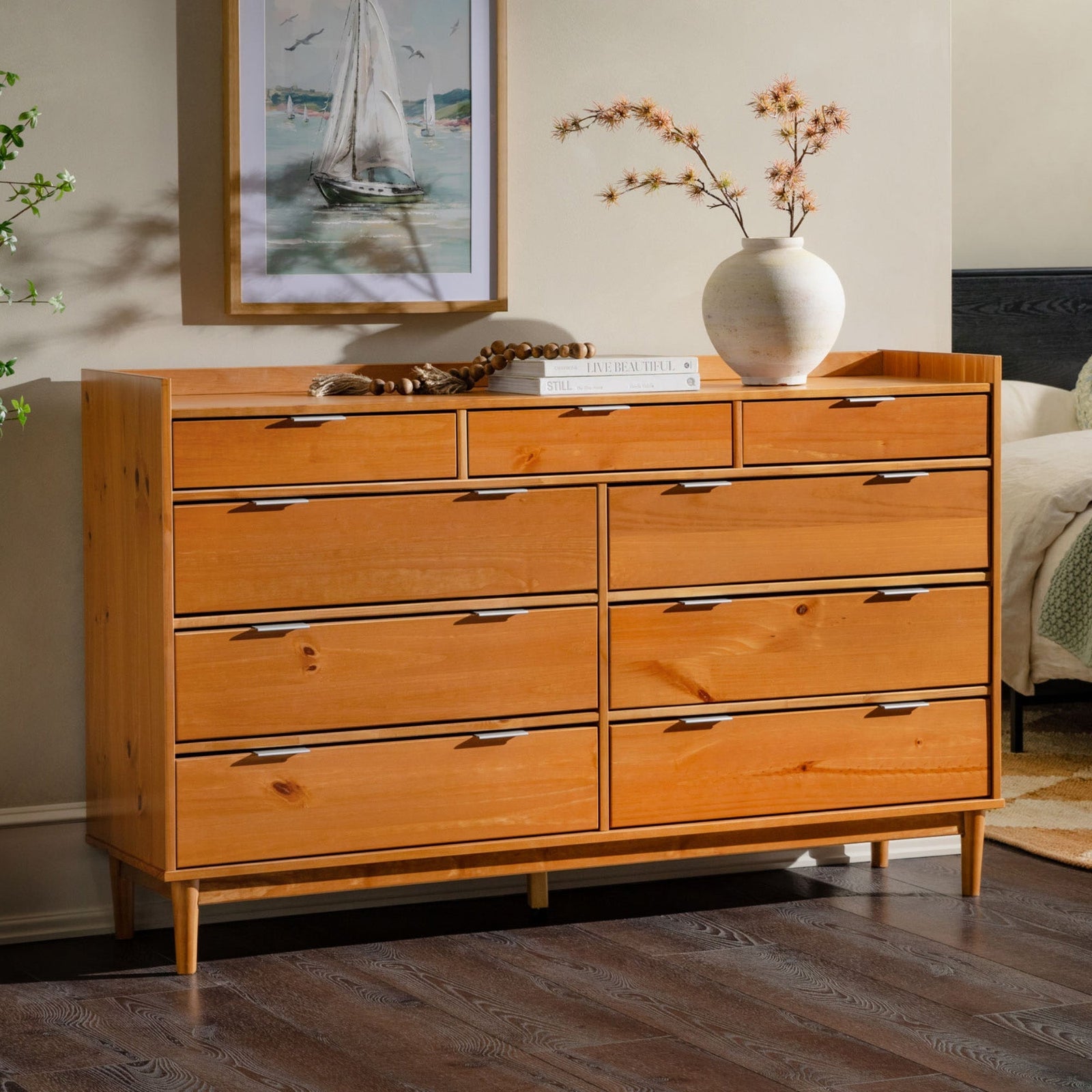 Cómoda moderna de madera de mediados de siglo de Lee