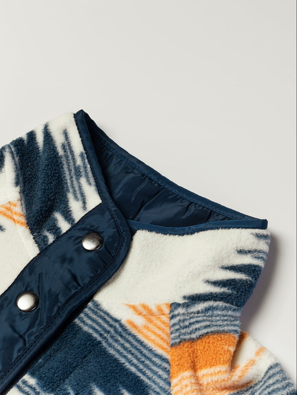 Comfortable Fleece Jacket with Geometric Print