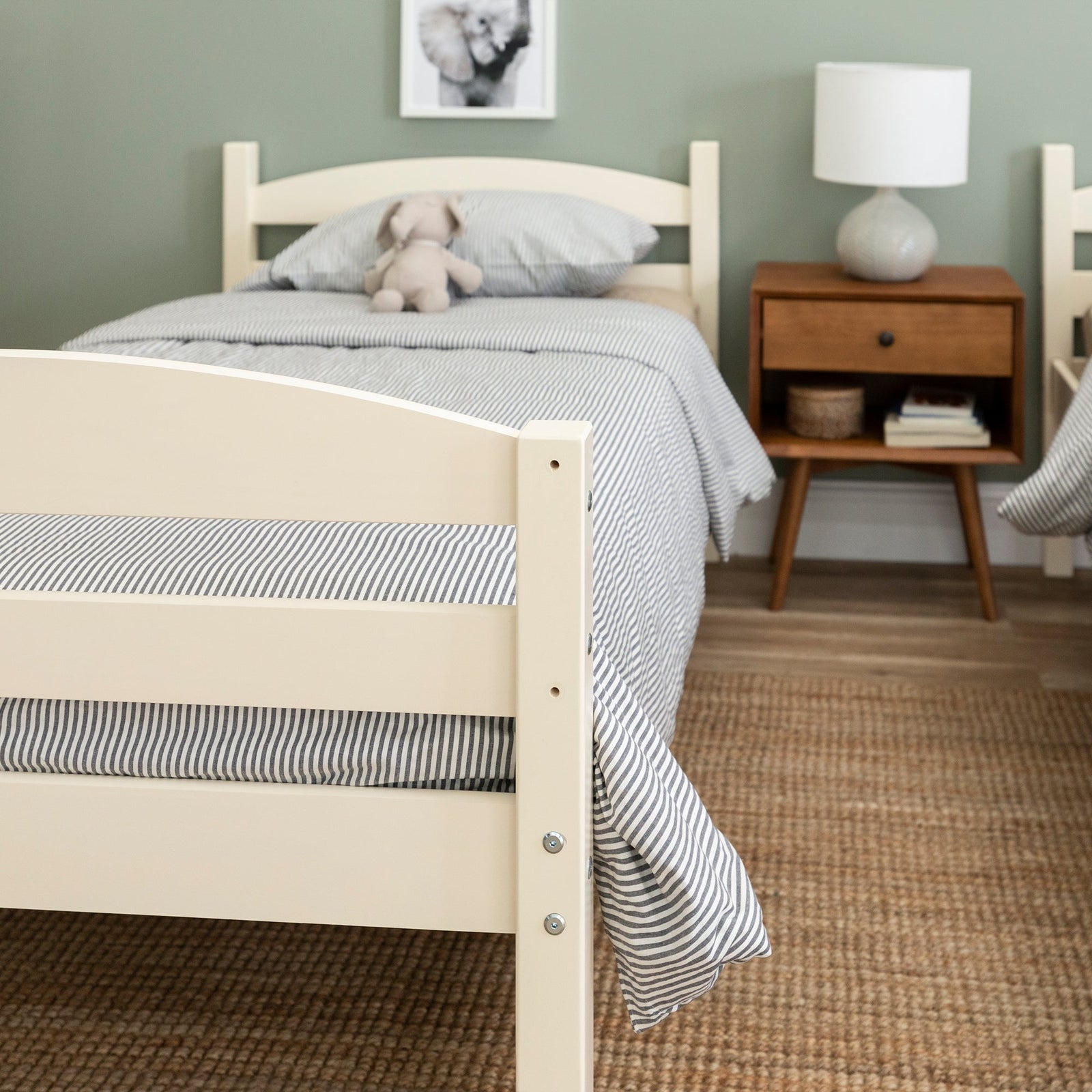 Cama litera de madera maciza Carolina de estilo transicional con dos camas individuales