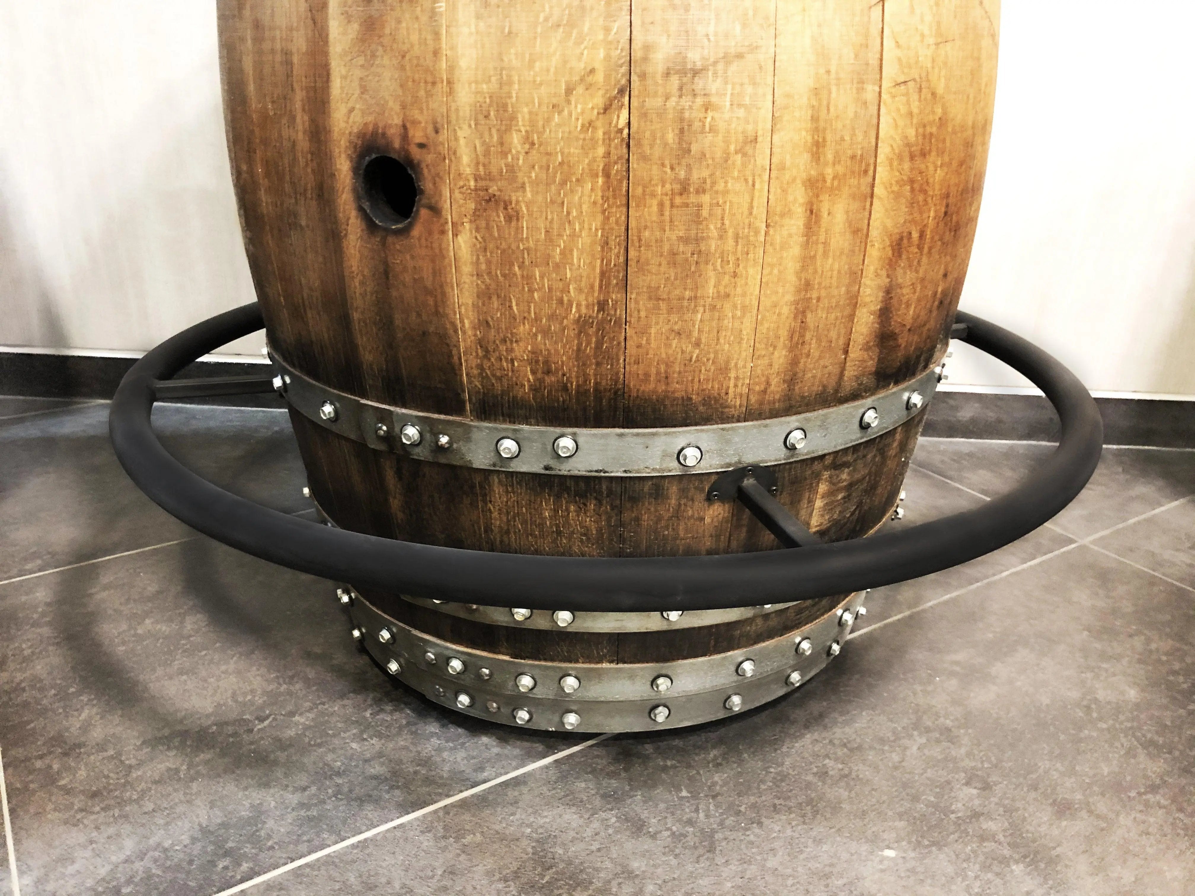 Reposapiés para barril de whisky y vino. Compatible con cualquier barril estándar de 53 a 59 galones. Envío gratuito. Hecho a mano por una empresa familiar.