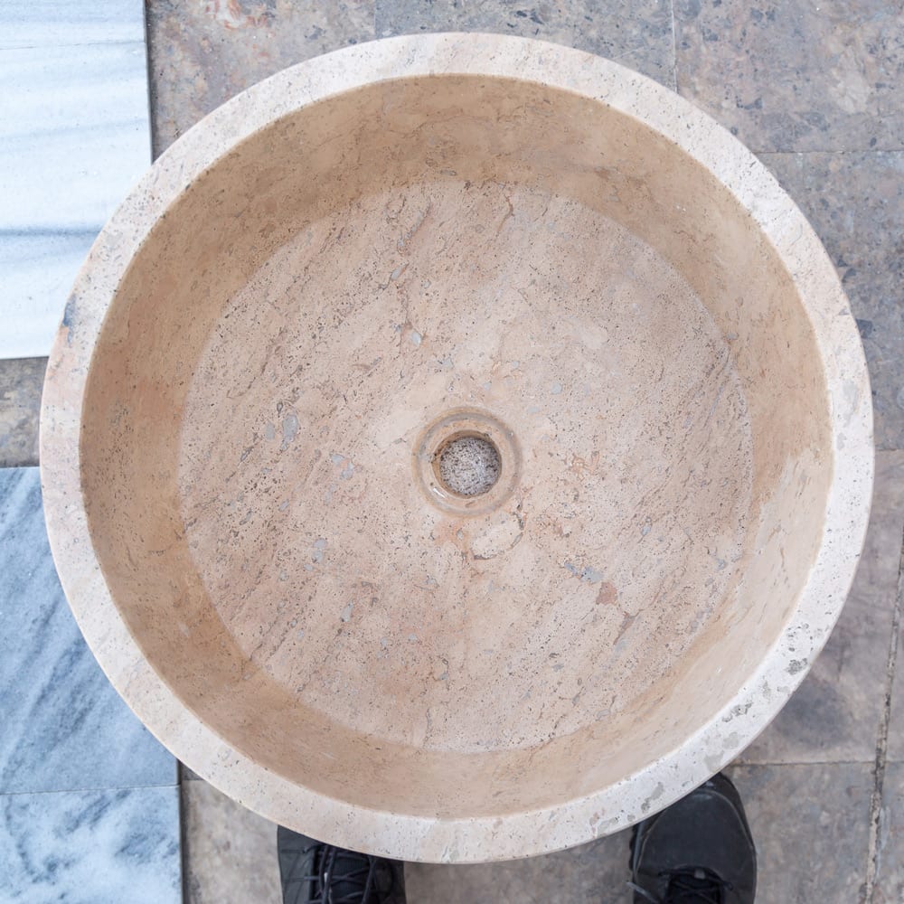 Lavabo de baño de piedra natural color beige travertino toscano pulido sobre tocador (diámetro de 16
