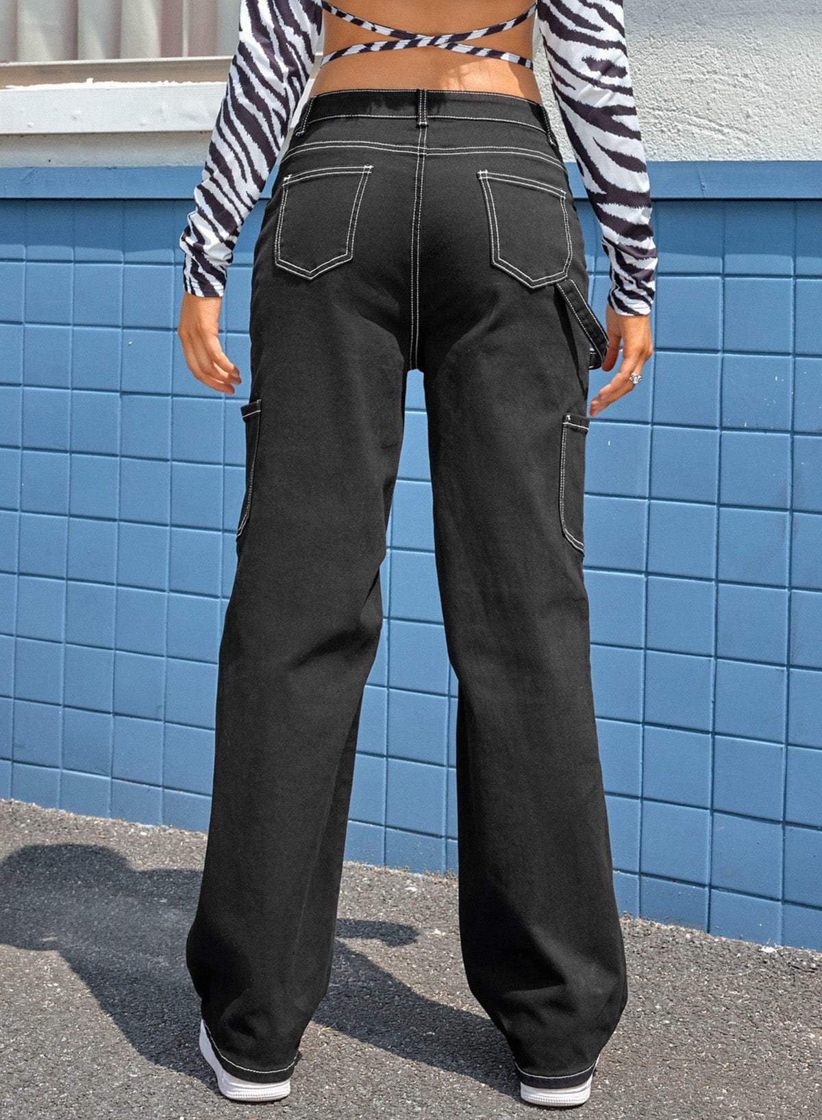 Relaxed Fit Black Cargo Pants