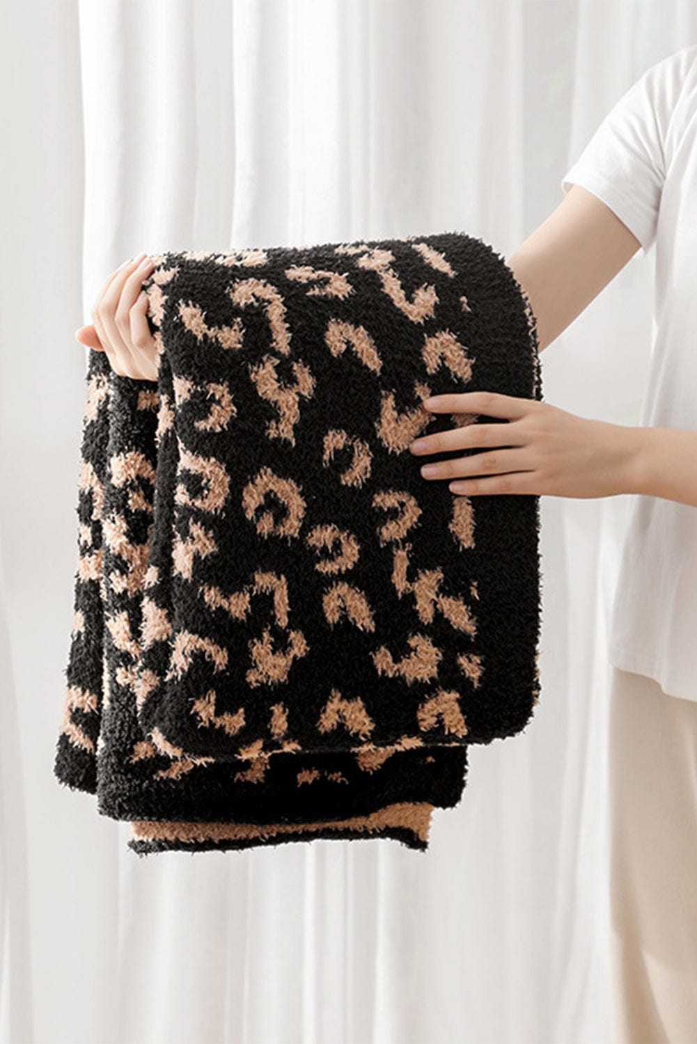 Leopard Print Cozy Knit Throw 50x60 Inches