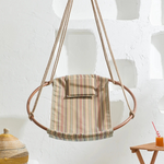 Silla colgante redonda azul Boves Rast con estructura de teca