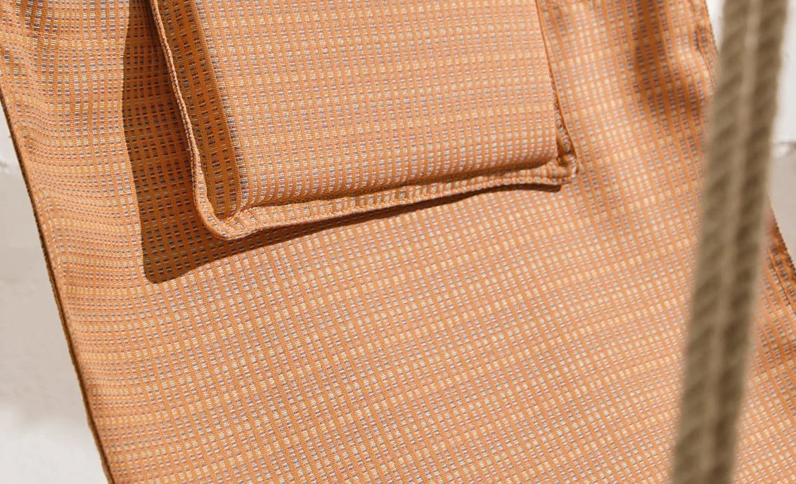 Silla colgante redonda Bresse Rast azul con estructura de teca