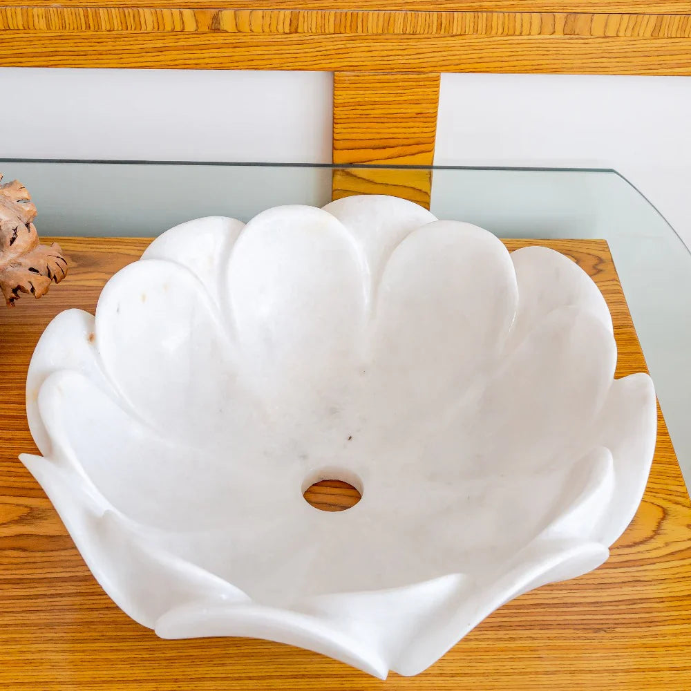 Lavabo de baño con forma de flor de mármol blanco de Carrara pulido (diámetro de 17