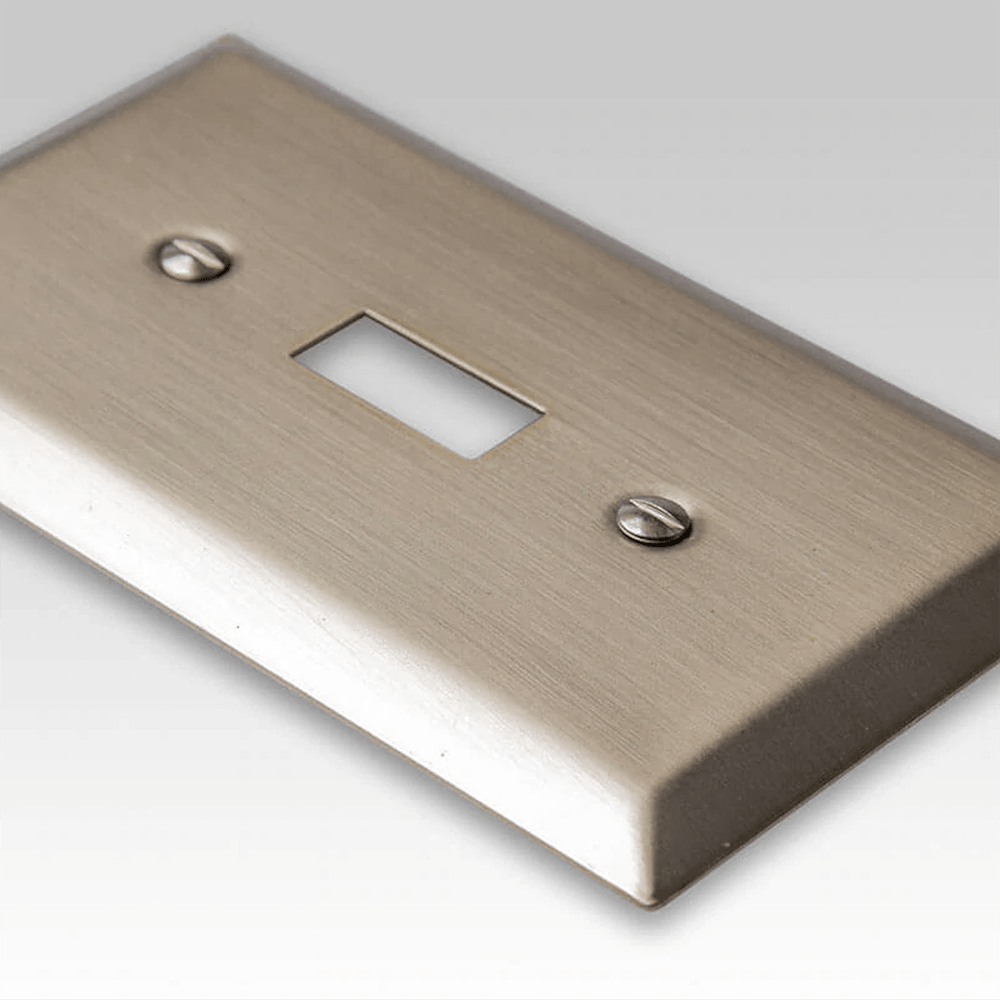 Placa de pared con conector para cable de acero en bronce cepillado Century