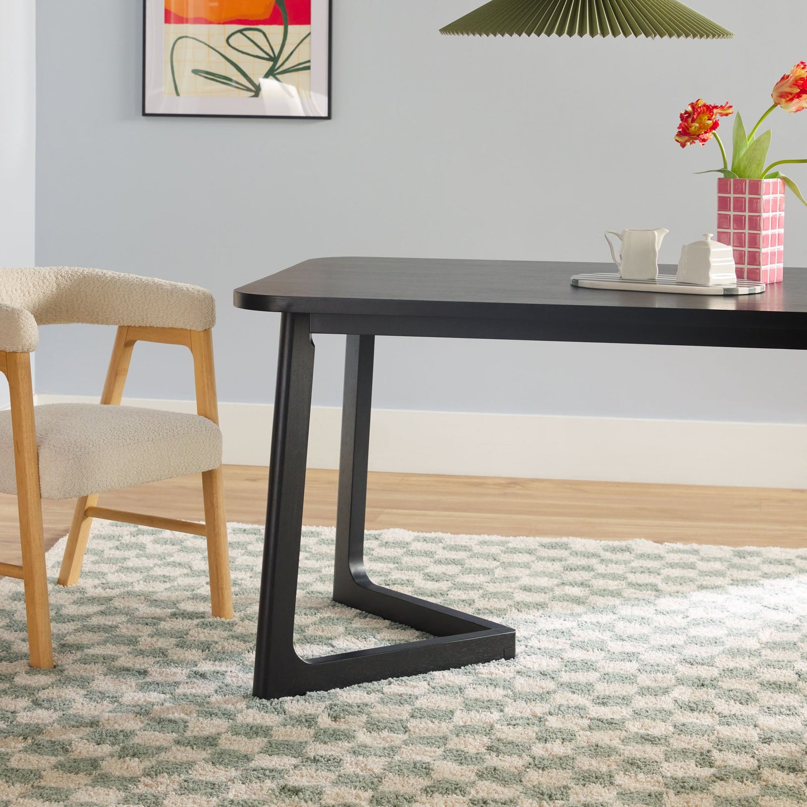 Mesa de comedor rectangular moderna de madera maciza Ezra para 6 personas