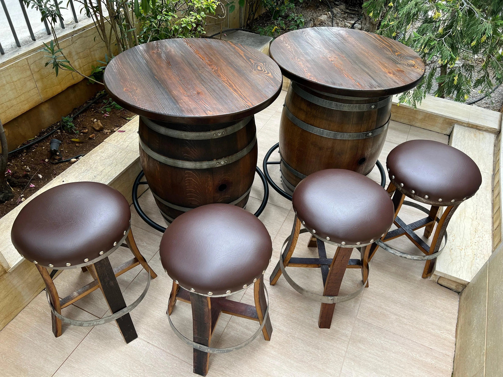 Mesa de bar de roble doble, bar de bourbon, reposapiés cómodo, barra de barril, barra de barril de whisky, mueble bar para vino