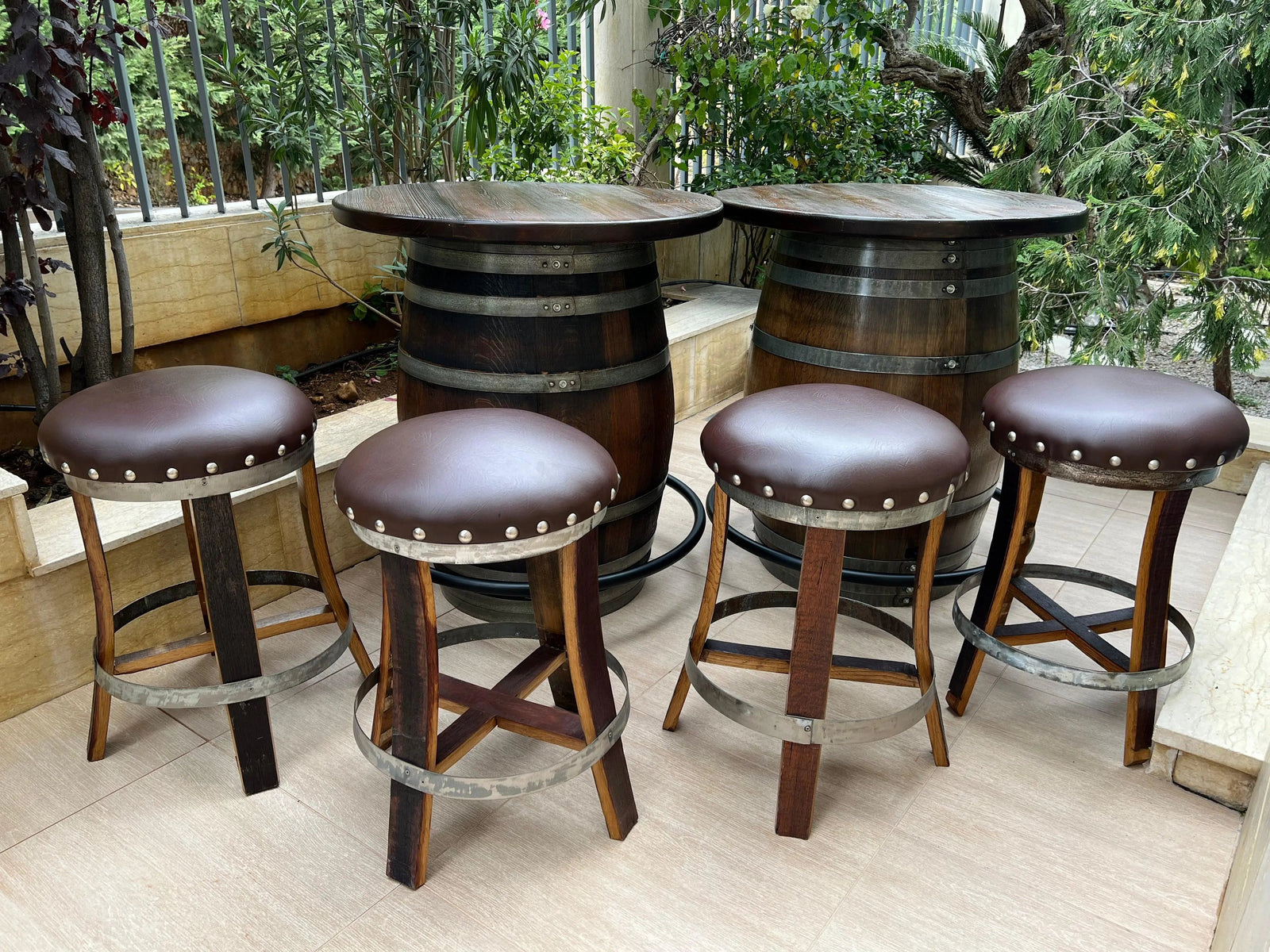 Mesa de bar de roble doble, bar de bourbon, reposapiés cómodo, barra de barril, barra de barril de whisky, mueble bar para vino