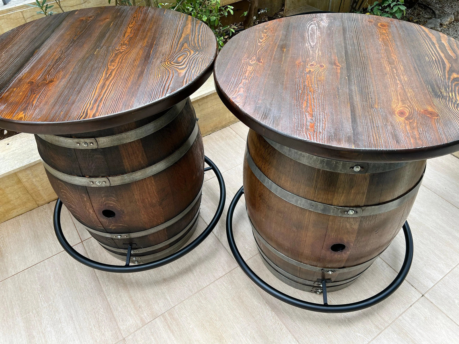 Mesa de bar de roble doble, bar de bourbon, reposapiés cómodo, barra de barril, barra de barril de whisky, mueble bar para vino