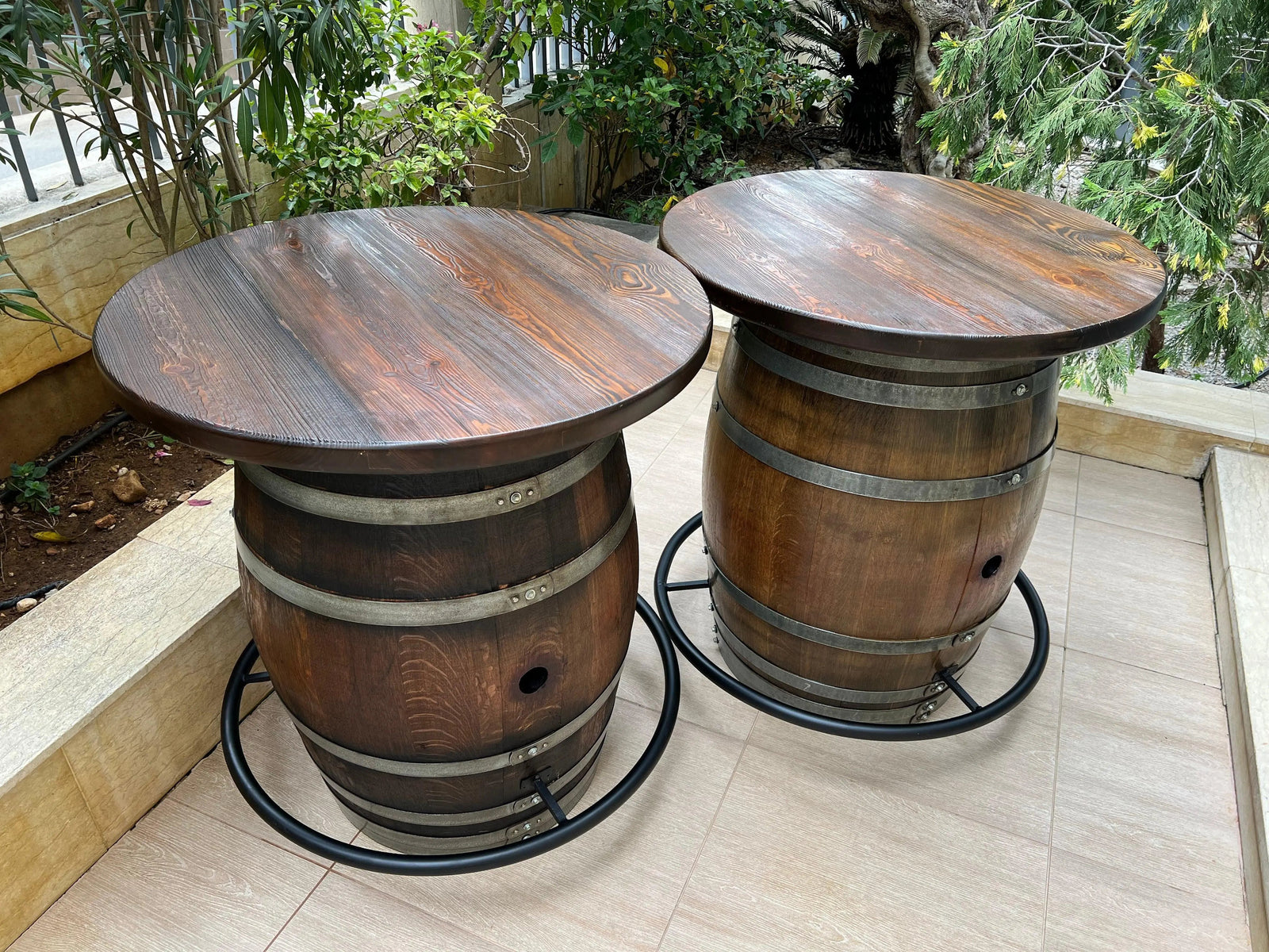 Mesa de bar de roble doble, bar de bourbon, reposapiés cómodo, barra de barril, barra de barril de whisky, mueble bar para vino