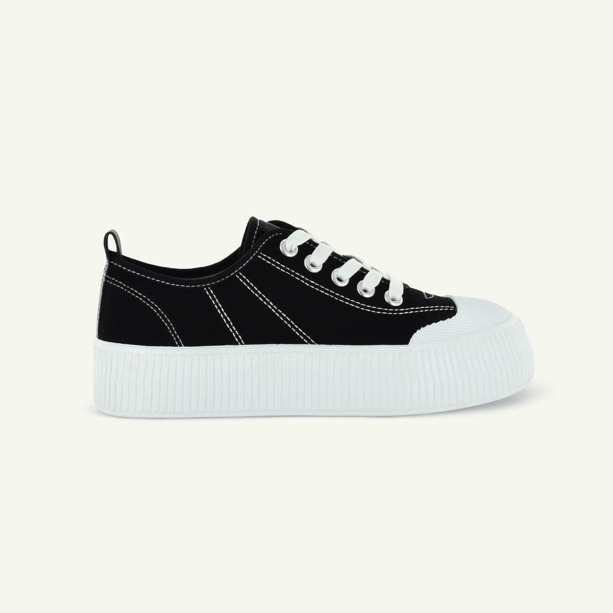 Court Royale: Vulcanized Court Shoe - Black/White