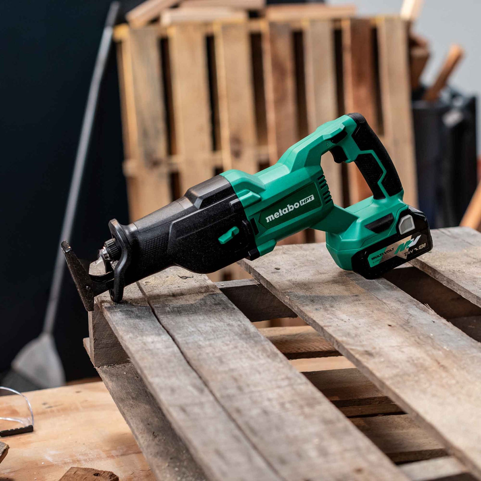 Sierra recíproca inalámbrica Metabo HPT CR18DBQ4M 18V MultiVolt (solo cuerpo de la herramienta)