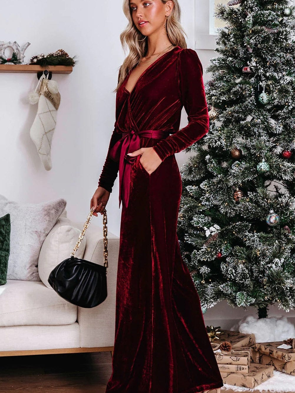 Velvet Jumpsuit for Special Occasions: Make a Statement