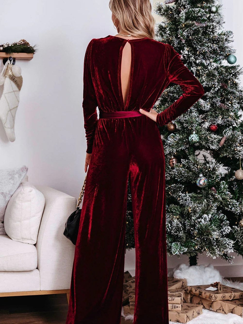 Velvet Jumpsuit for Special Occasions: Make a Statement