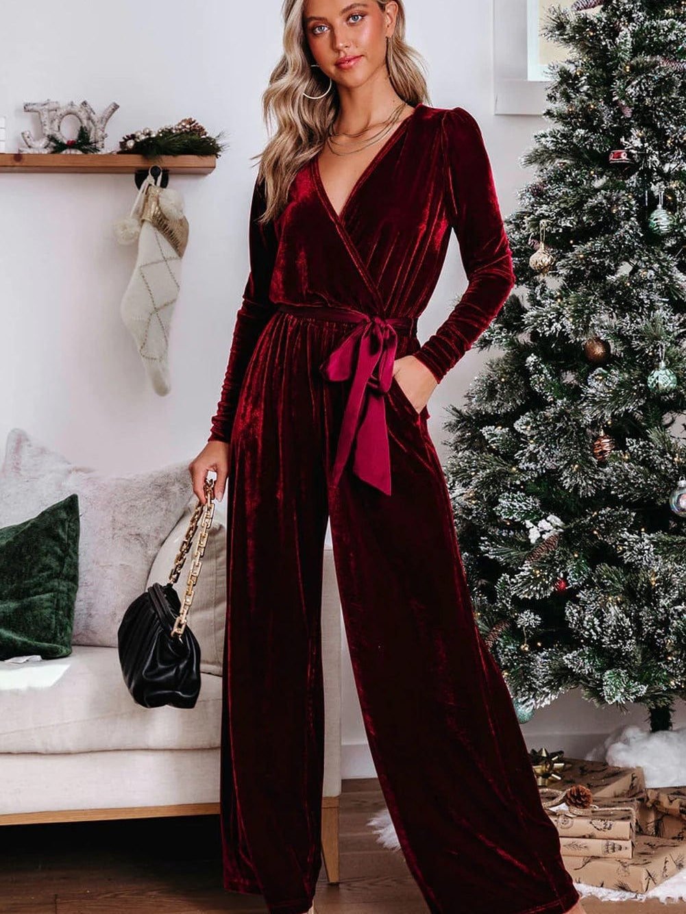 Velvet Jumpsuit for Special Occasions: Make a Statement