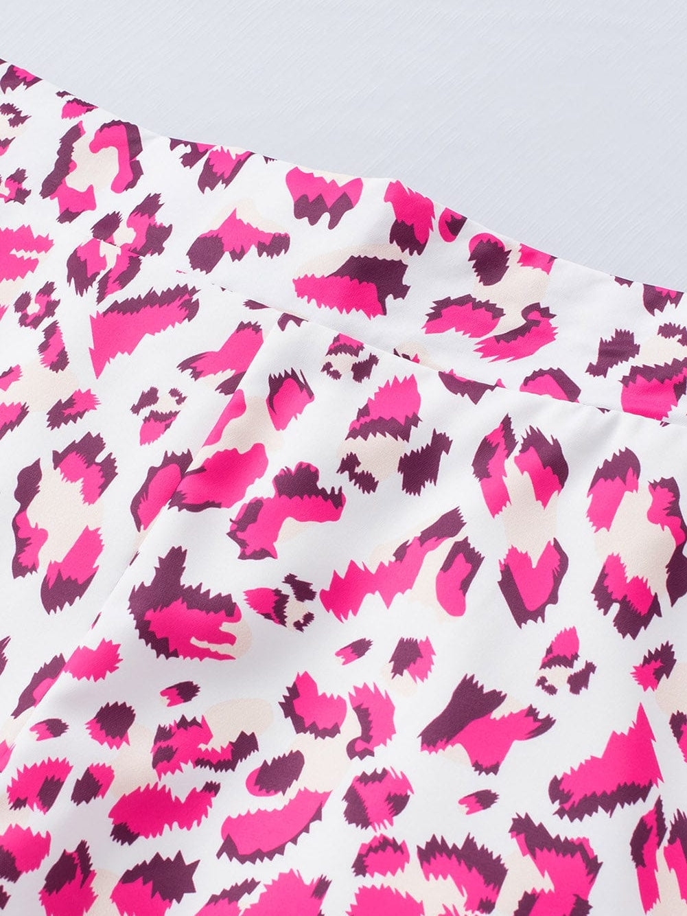 Fluttering Rose Leopard Print Casual Shorts