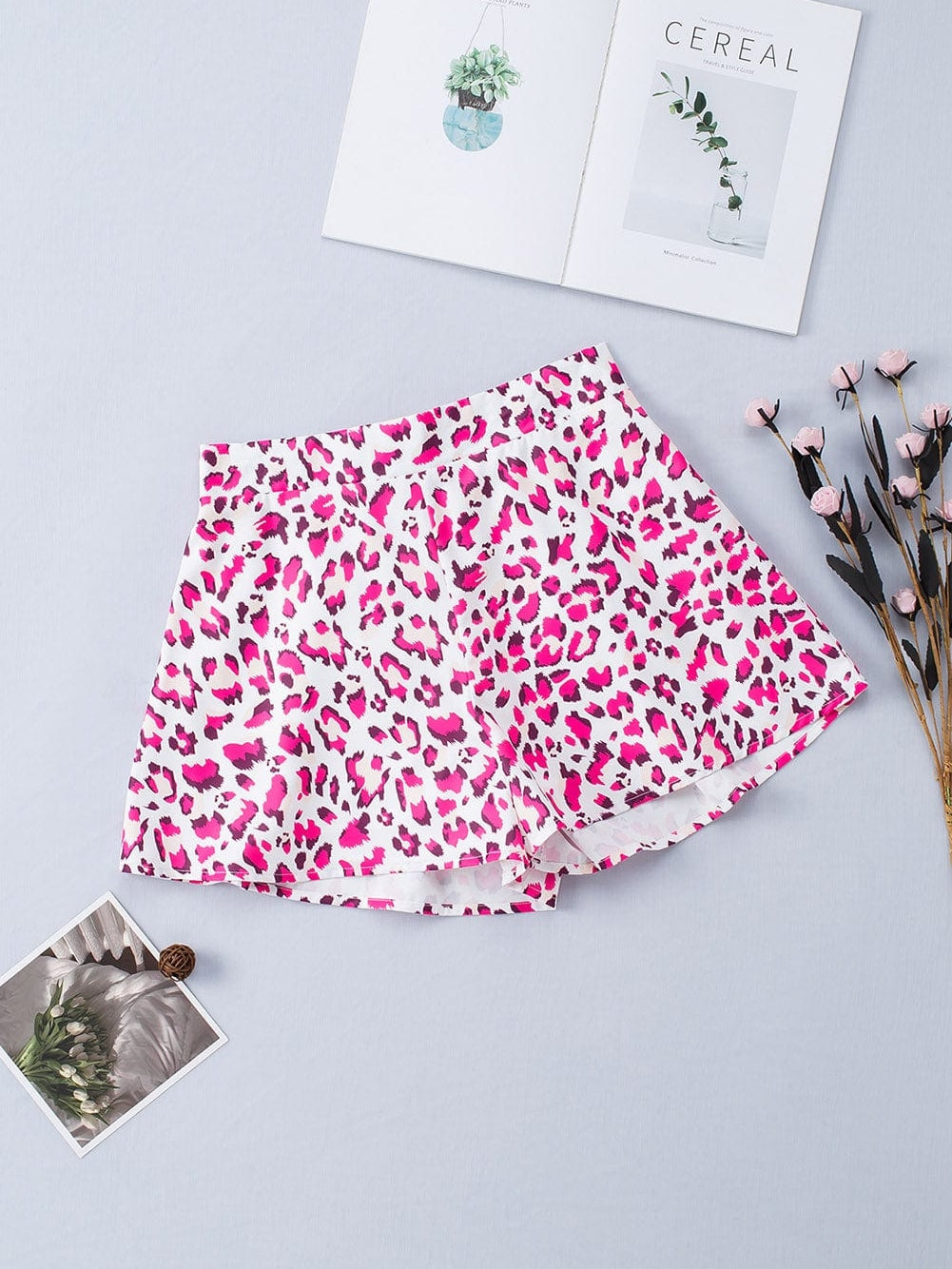 Fluttering Rose Leopard Print Casual Shorts