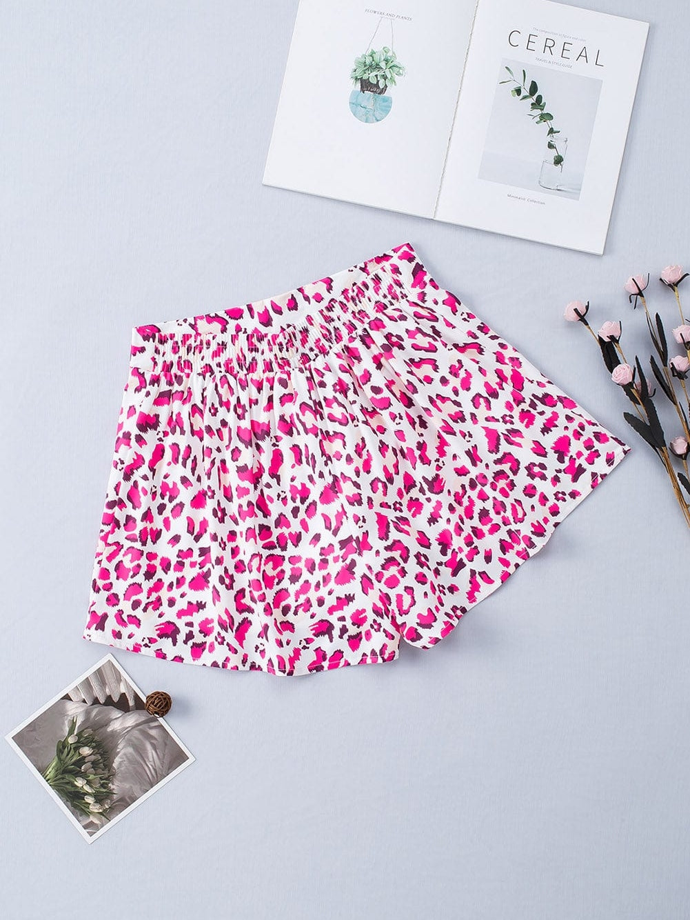 Fluttering Rose Leopard Print Casual Shorts
