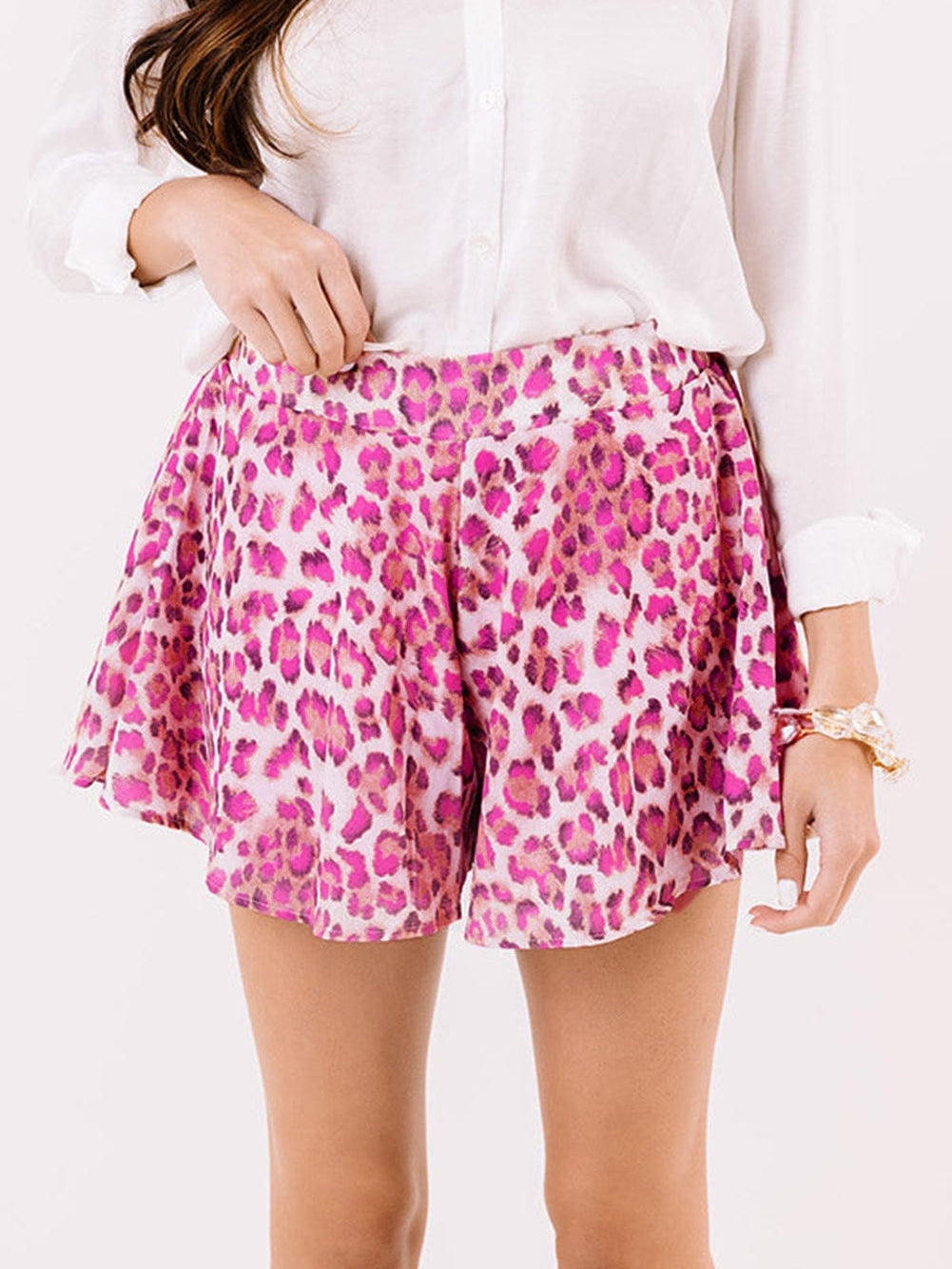 Fluttering Rose Leopard Print Casual Shorts