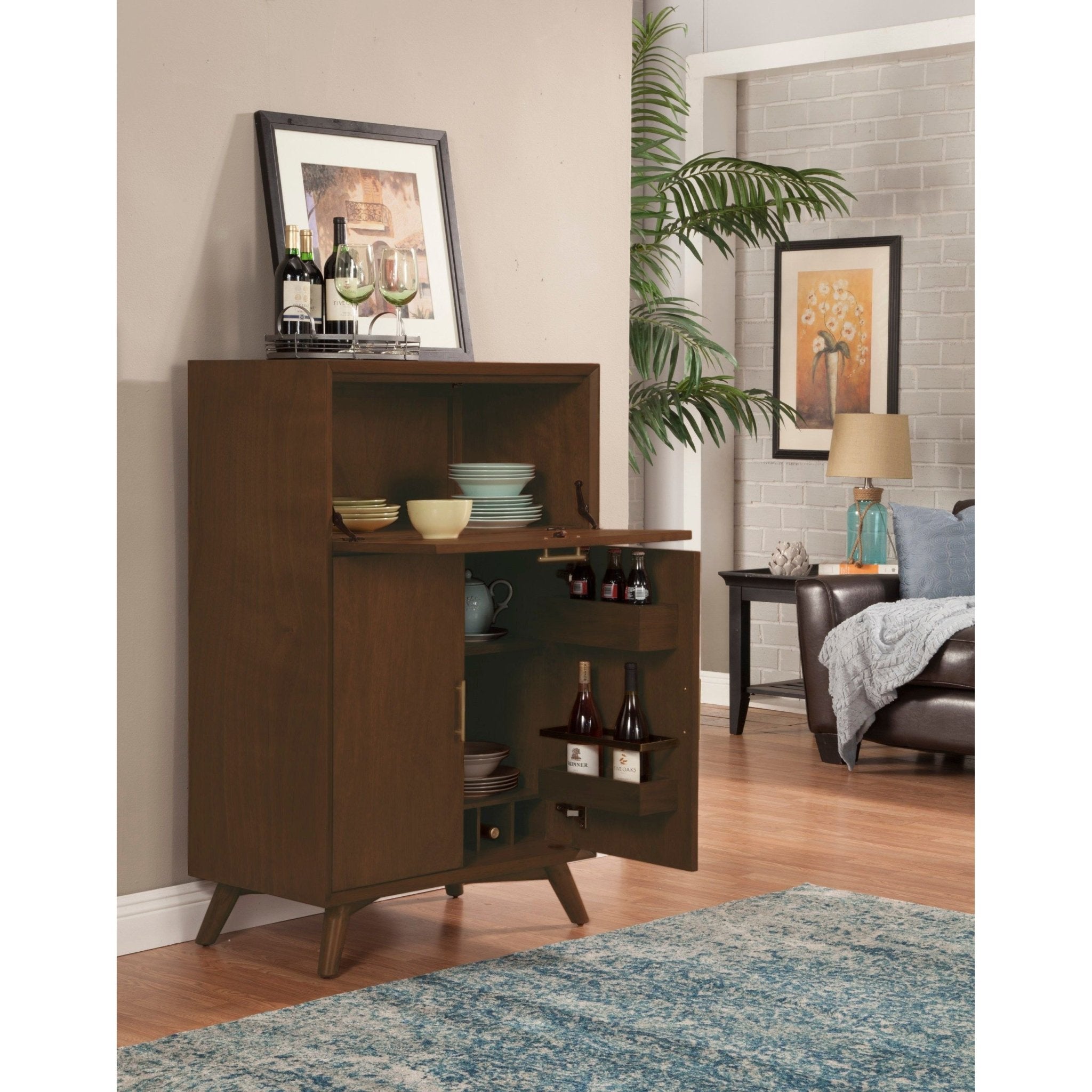 Mueble bar grande Flynn, nogal