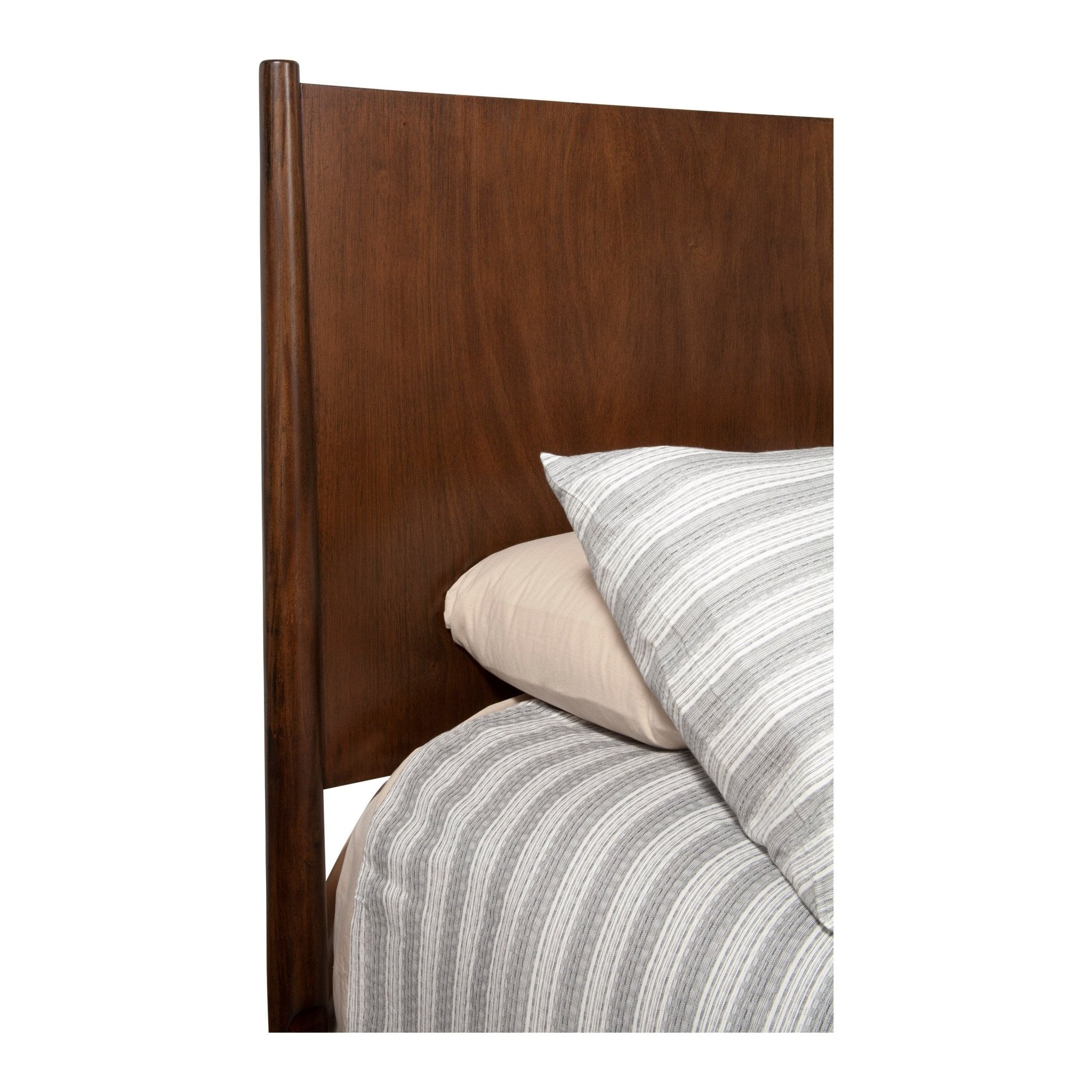 Cama con paneles Flynn, nogal