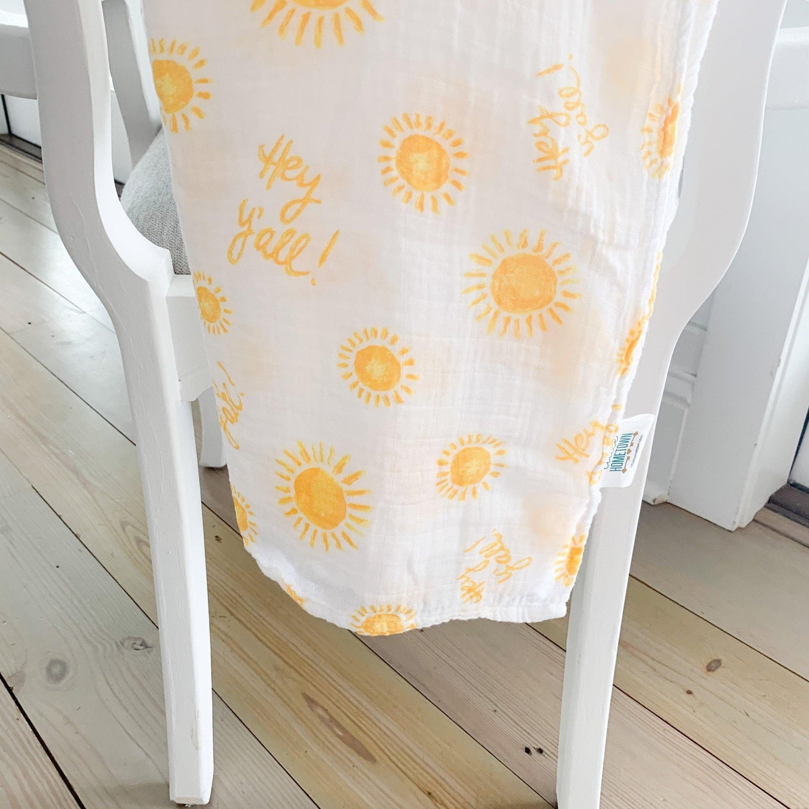 Conjunto de regalo: manta de muselina para envolver al bebé Hey Y'all y paño eructador/babero combinado