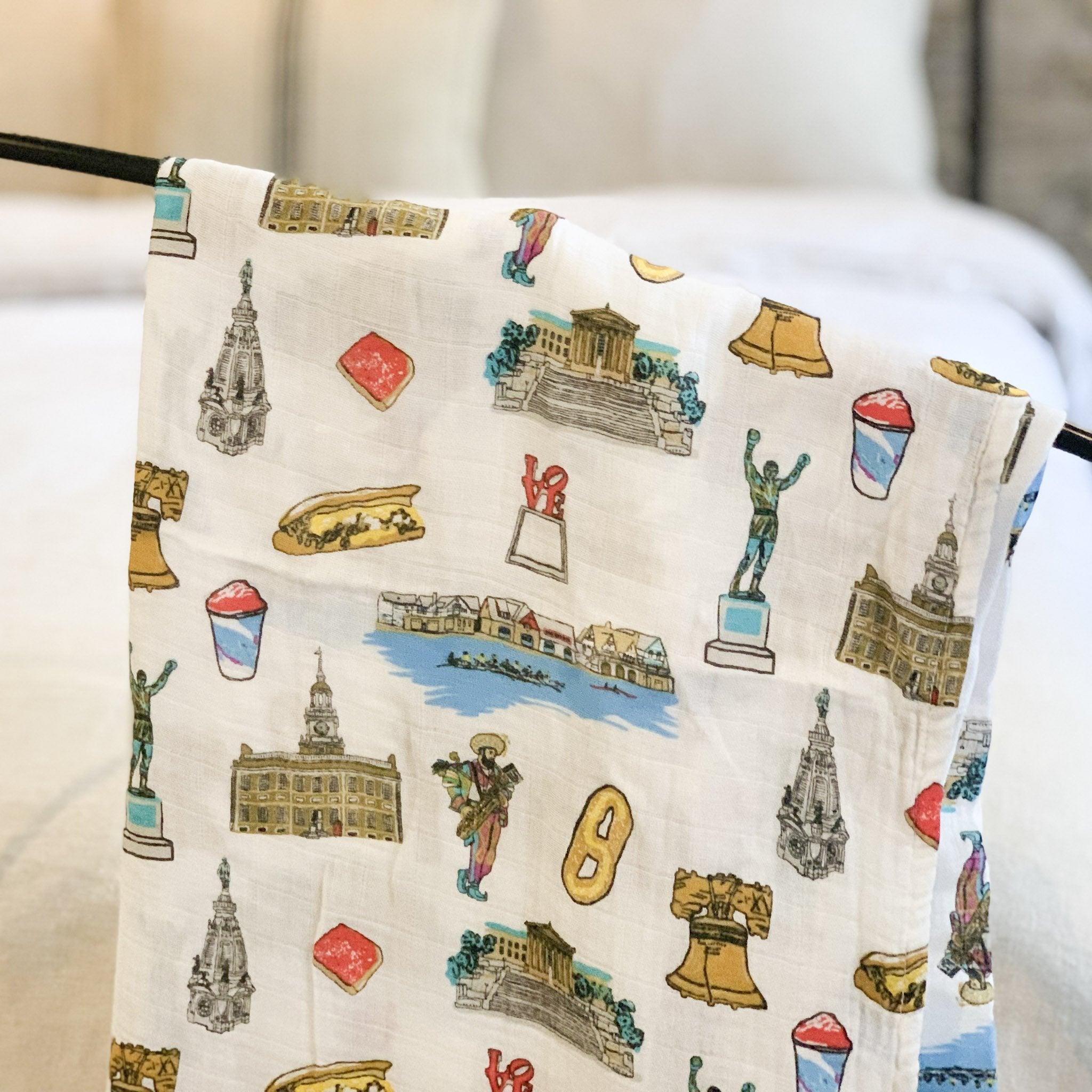 Conjunto de regalo: manta de muselina para envolver al bebé y paño eructador/babero combinados de Philadelphia Baby