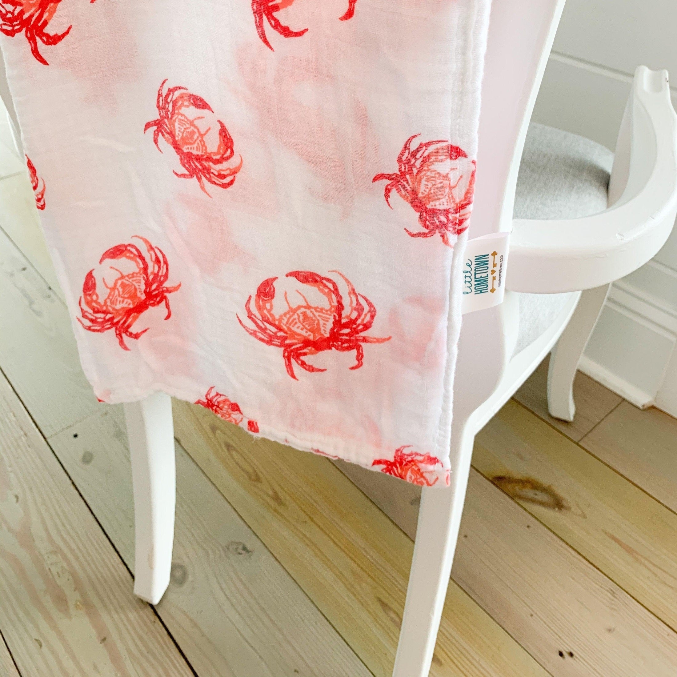Conjunto de regalo: manta de muselina para bebé con forma de cangrejo rosa y babero/paño para eructar combinado