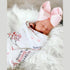 Conjunto de regalo: manta de muselina para envolver al bebé y paño eructador/babero combinados para niña de Texas Baby 