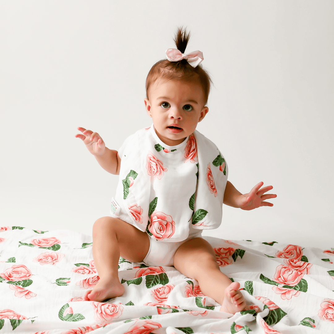 Conjunto de regalo: manta de muselina para bebé y babero/paño para eructar Camelia