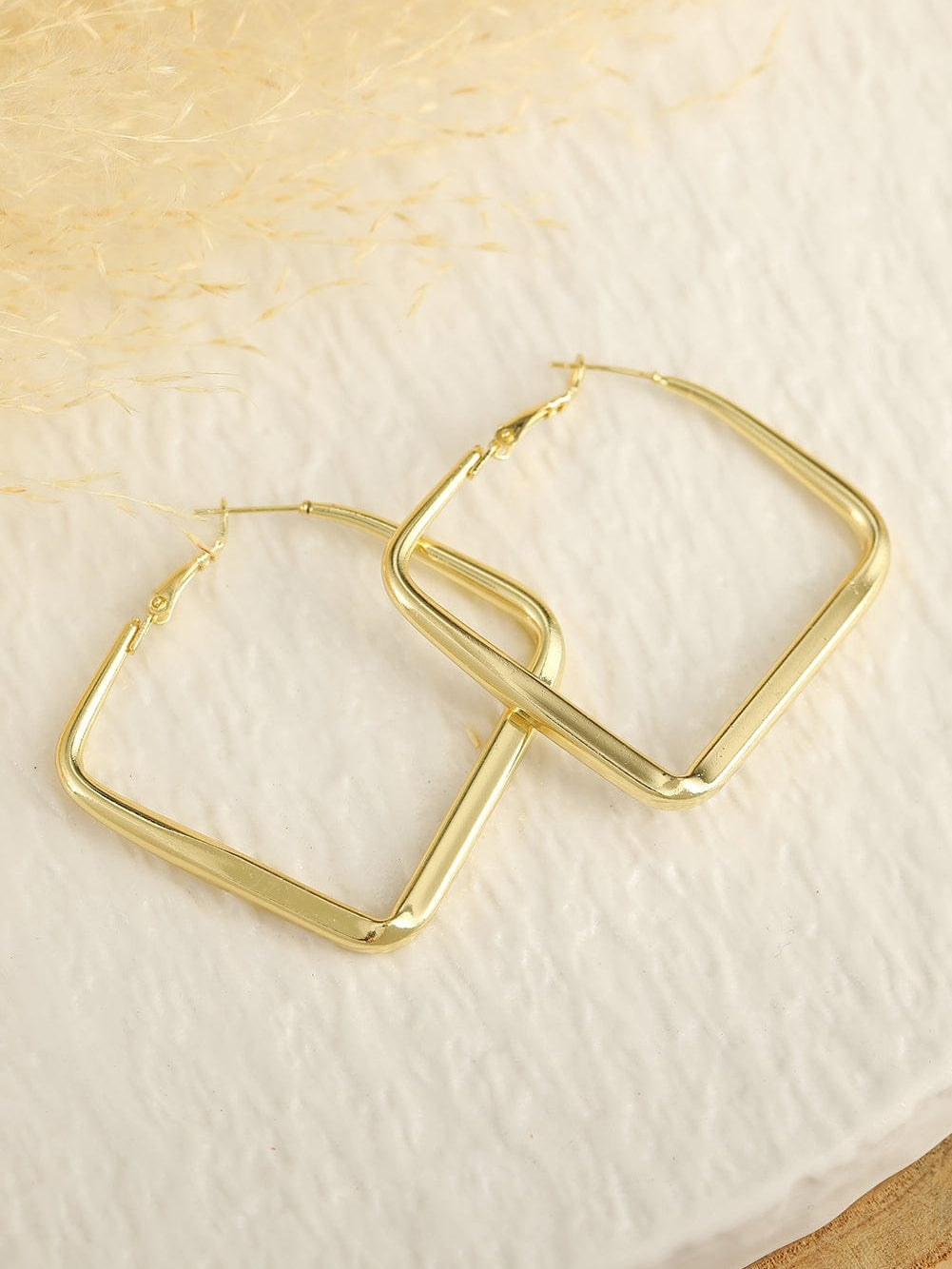 Golden Square Hoop Earrings - Chic Minimalistic Design