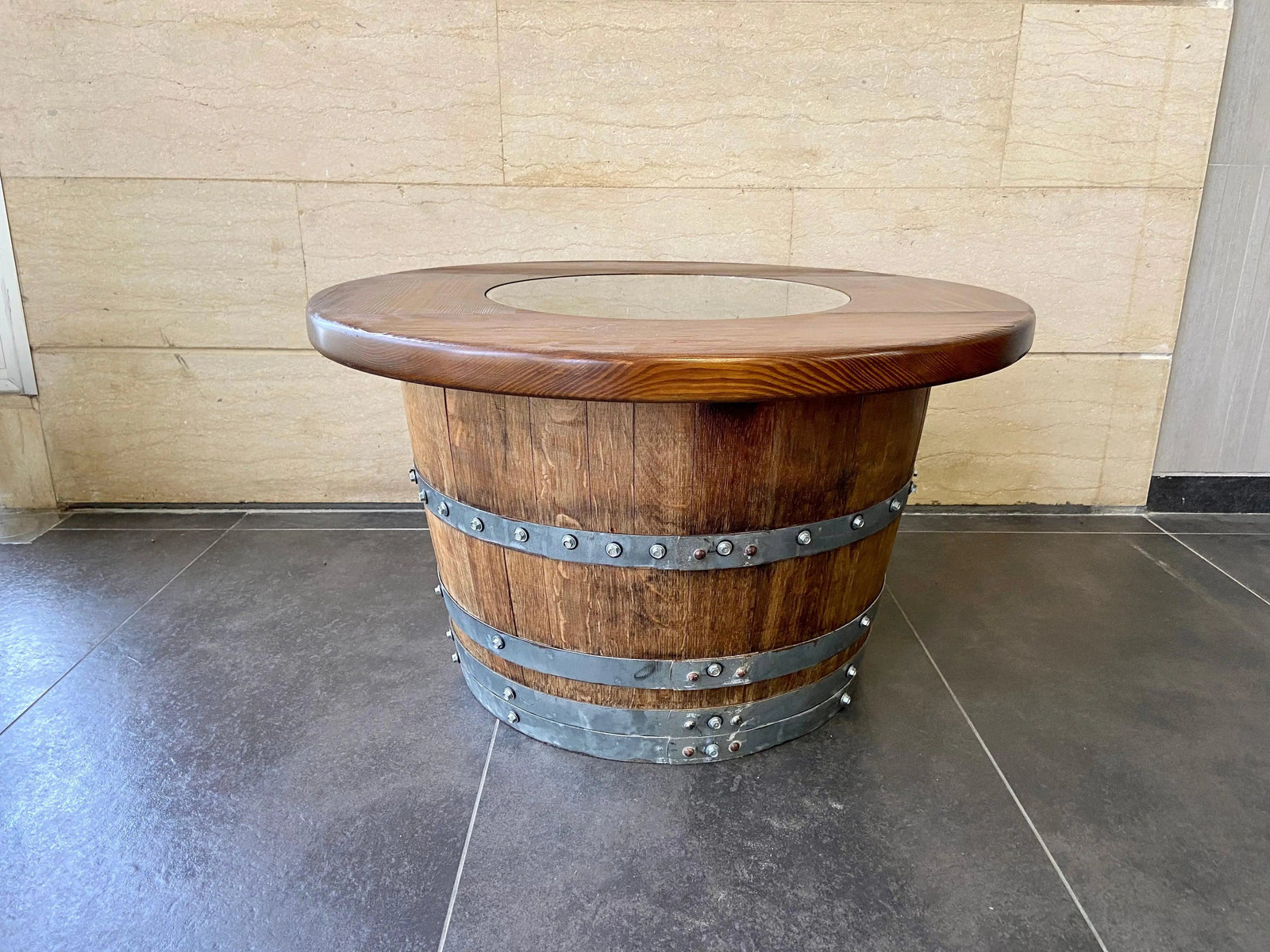 Mesa de centro de medio barril con tapa de cristal extraíble - Mesa de almacenamiento de barril de vino, whisky y bourbon - Muebles rústicos