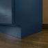 Mueble de baño de 36 pulgadas con lavabo individual en color azul marino y cajones a la izquierda