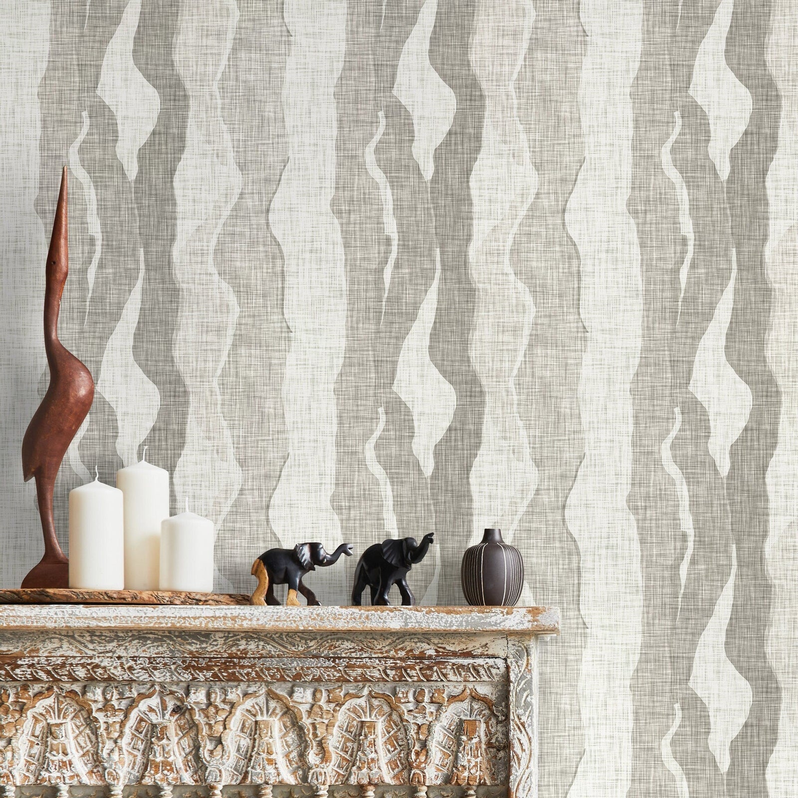 Abstract Wallpaper with Flowing Organic Waves in Grey and White - D798