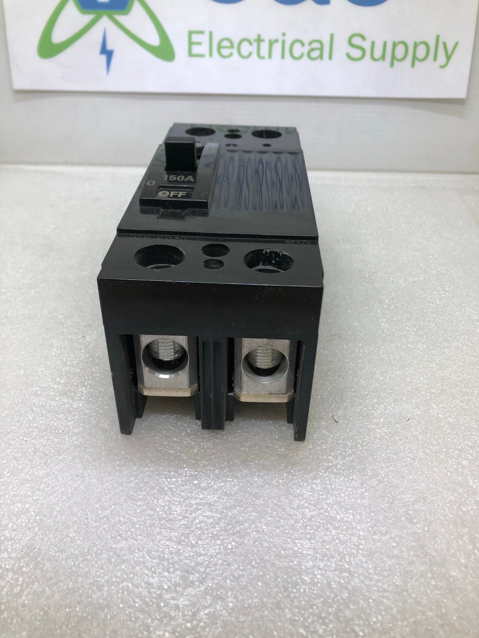 Disyuntor General Electric TQD22150 de 150 amperios, 2 polos y 240 V