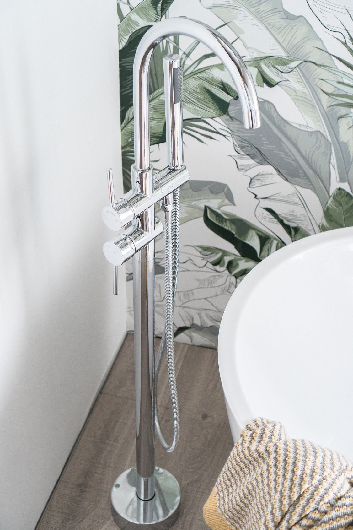 Grifo de bañera de piso Zeek cromado F-TC50