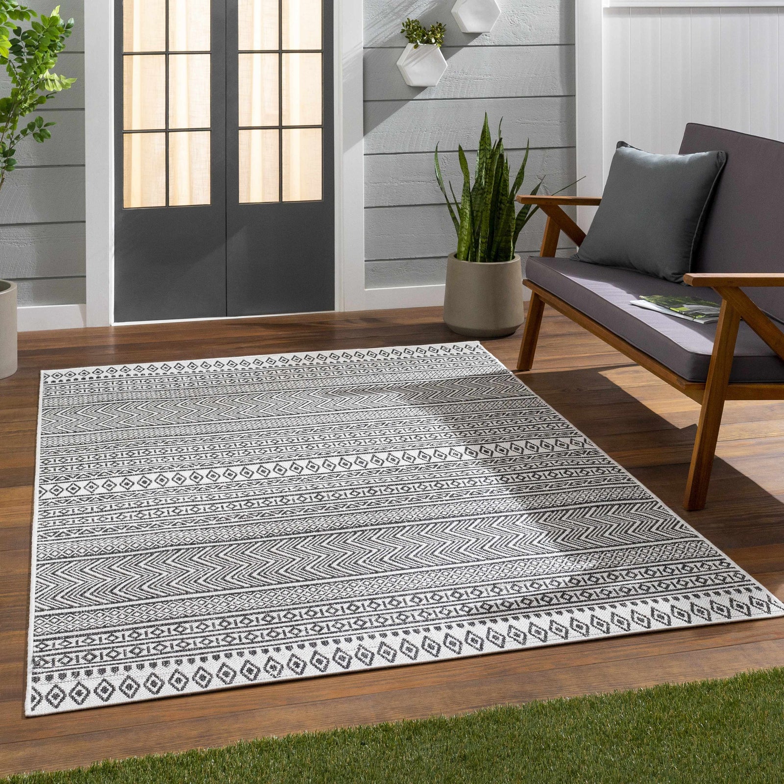 Alfombra para exteriores en blanco y negro de Imboden