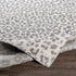 Alfombra con estampado de leopardo en color beige Liversedge